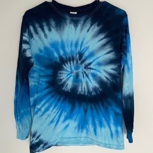 blue tie dye shirt